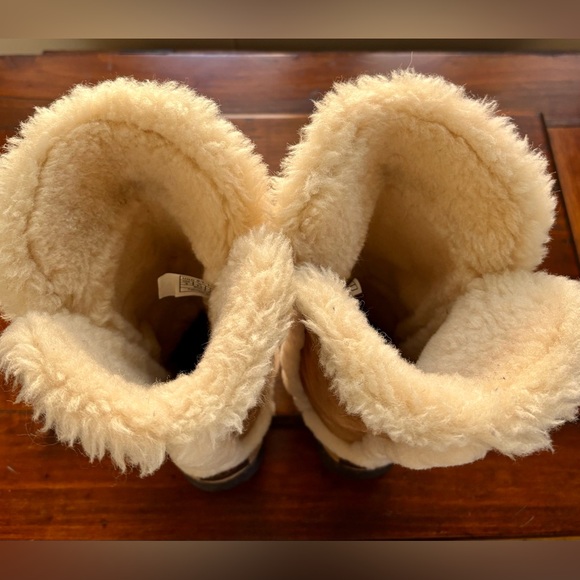 UGG shearling fully lined tall suede Sunburst boots, warm, rare and in VGUC - Picture 5 of 9